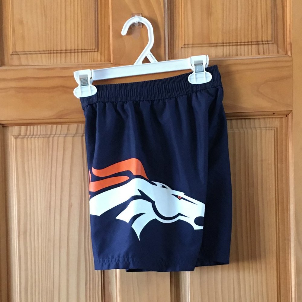 Boys bronco swim shorts size 4